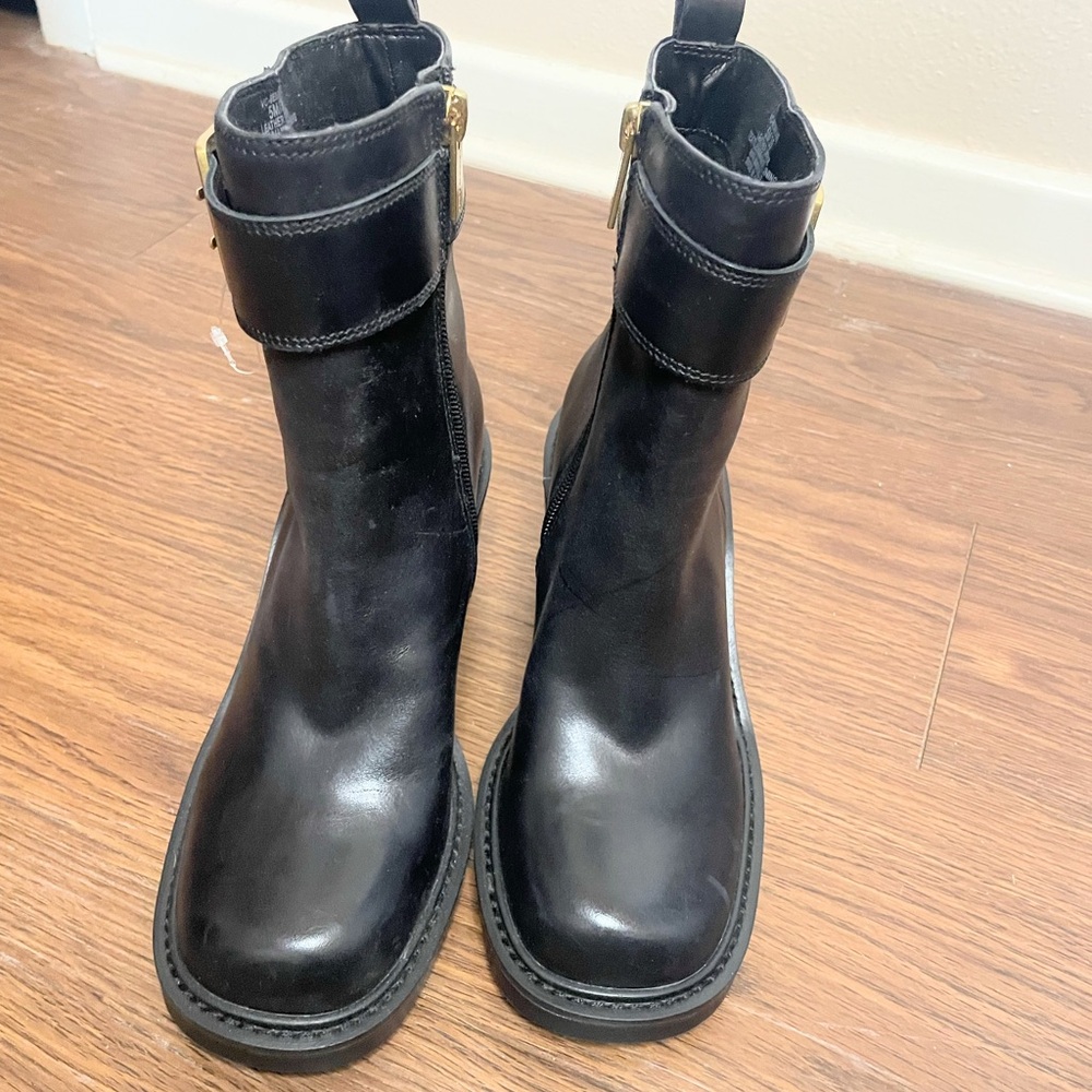 Vince Camuto Bembonie Leather Moto Boots Black Quiet Luxury Size 5 NWOT - Picture 2 of 10